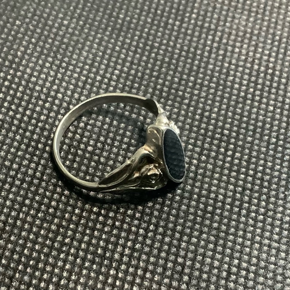 Vintage Stirling silver & onyx ring . Size 8